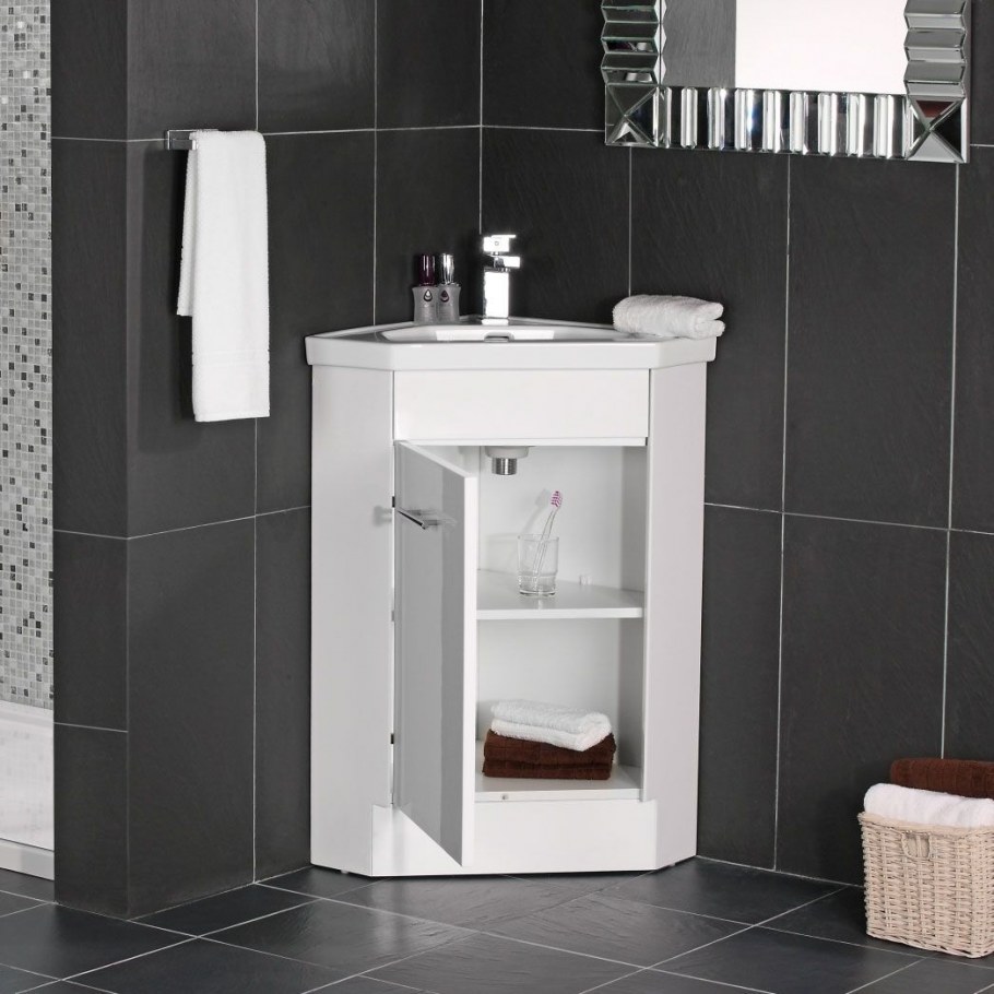 Раковина с тумбой под дерево в ванную комнату