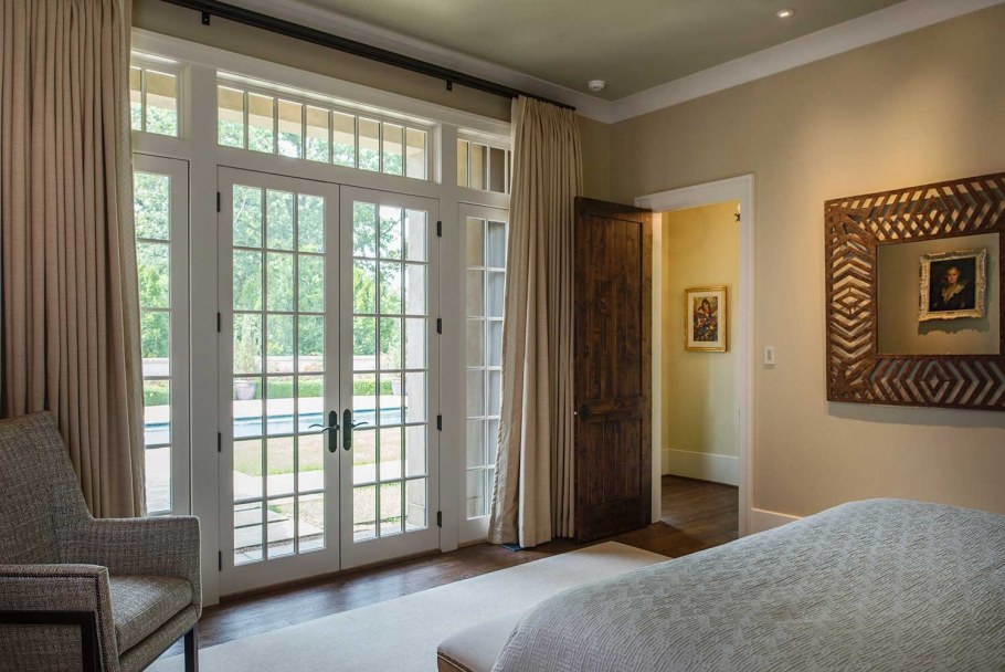 Зонирование комнаты с двумя окнами