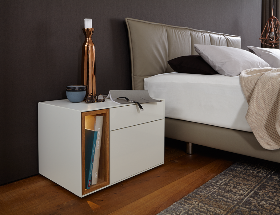 Необычные прикроватные тумбочки