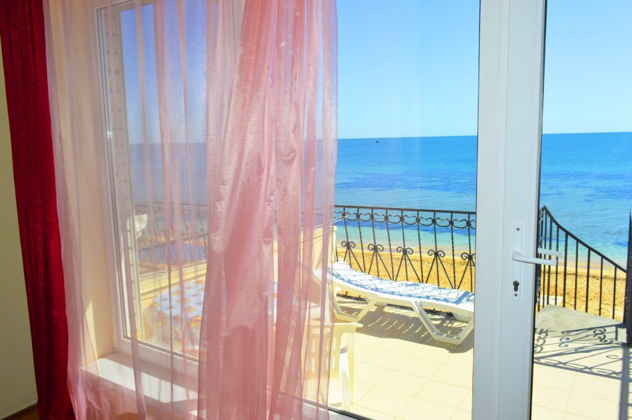 Эллинг Маверик Феодосия