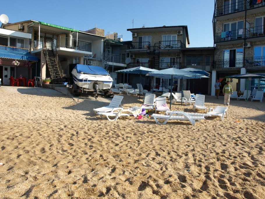 Эллинг Черноморская набережная 42 Феодосия