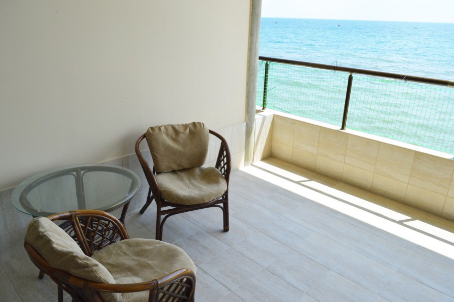 Феодосия Черноморская набережная 42б