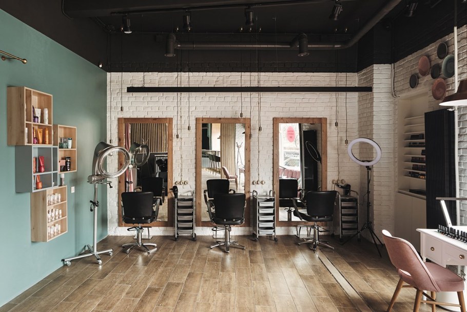 Фасад салона красоты в стиле лофт