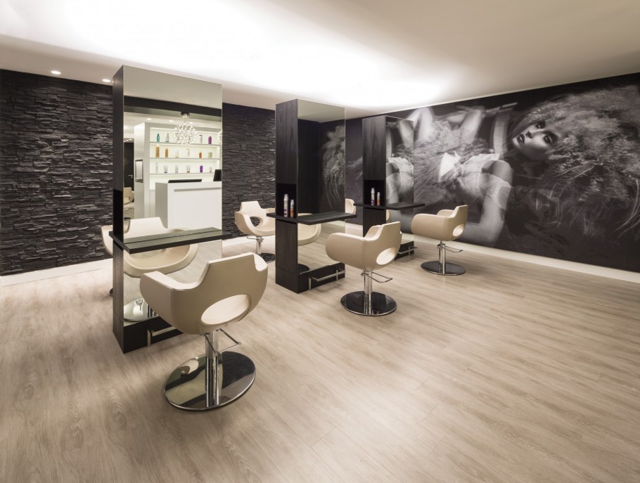 Салон красоты в белых тонах