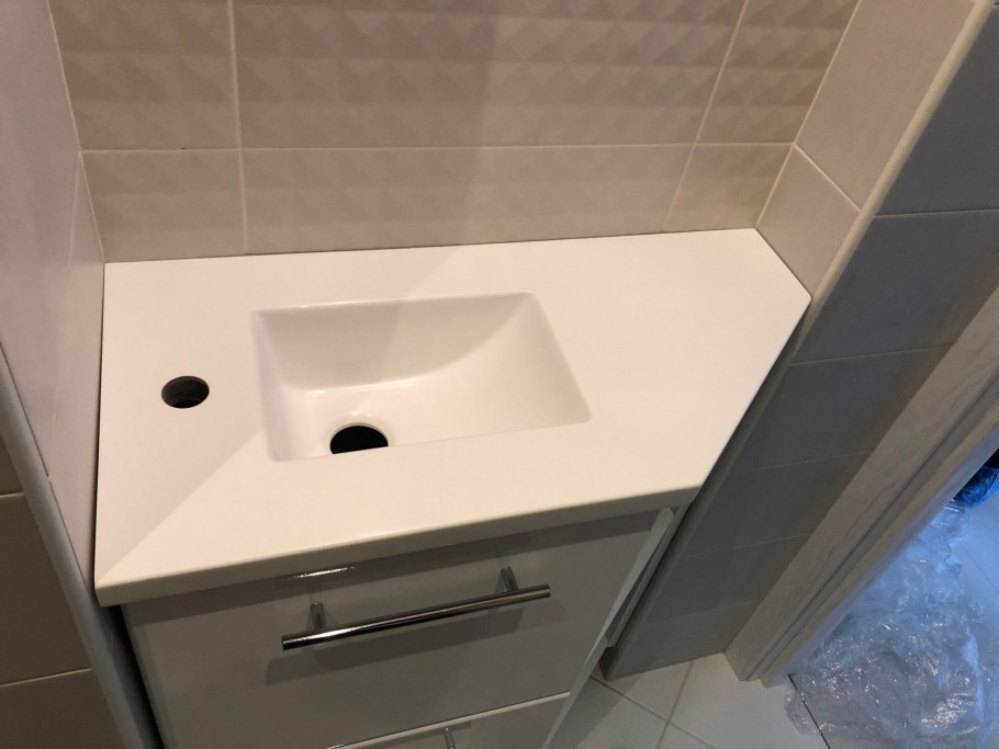 Скошенная тумба