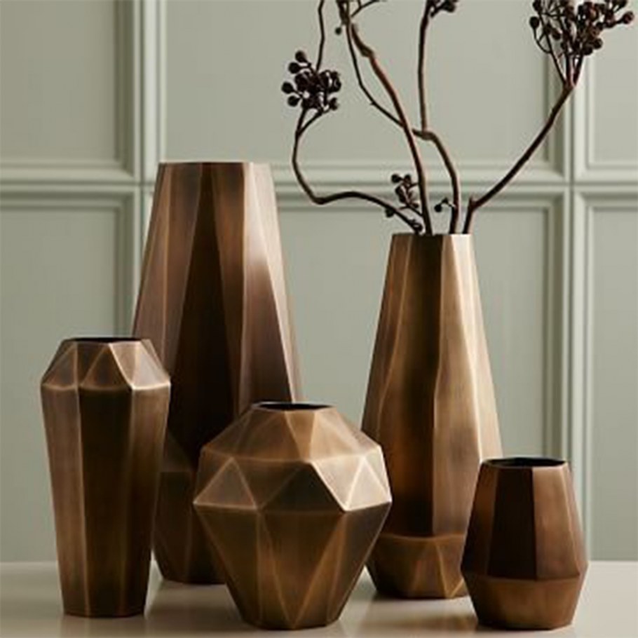 Вазы в интерьере квартиры