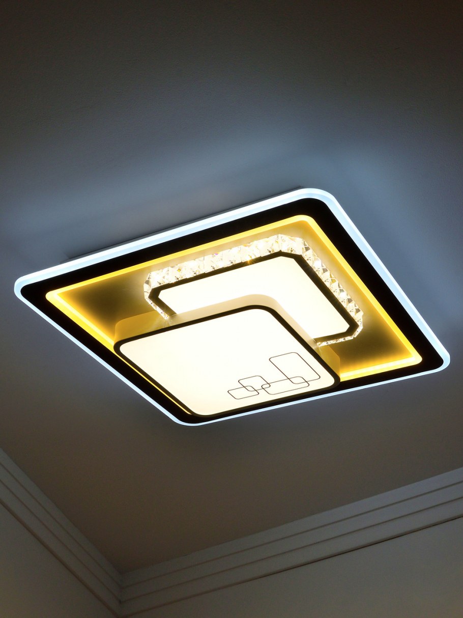 Светильники в гипсокартонный потолок