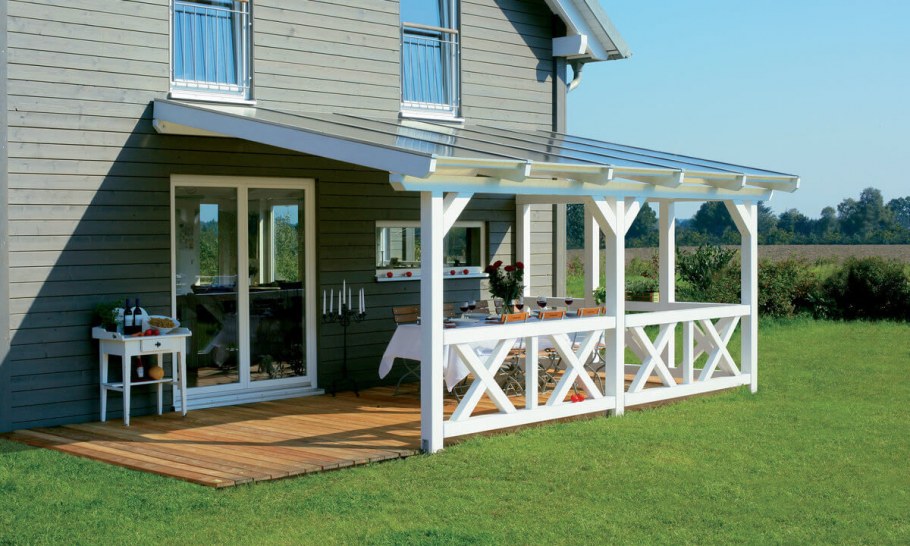 Большущая и уютная веранда к дому.