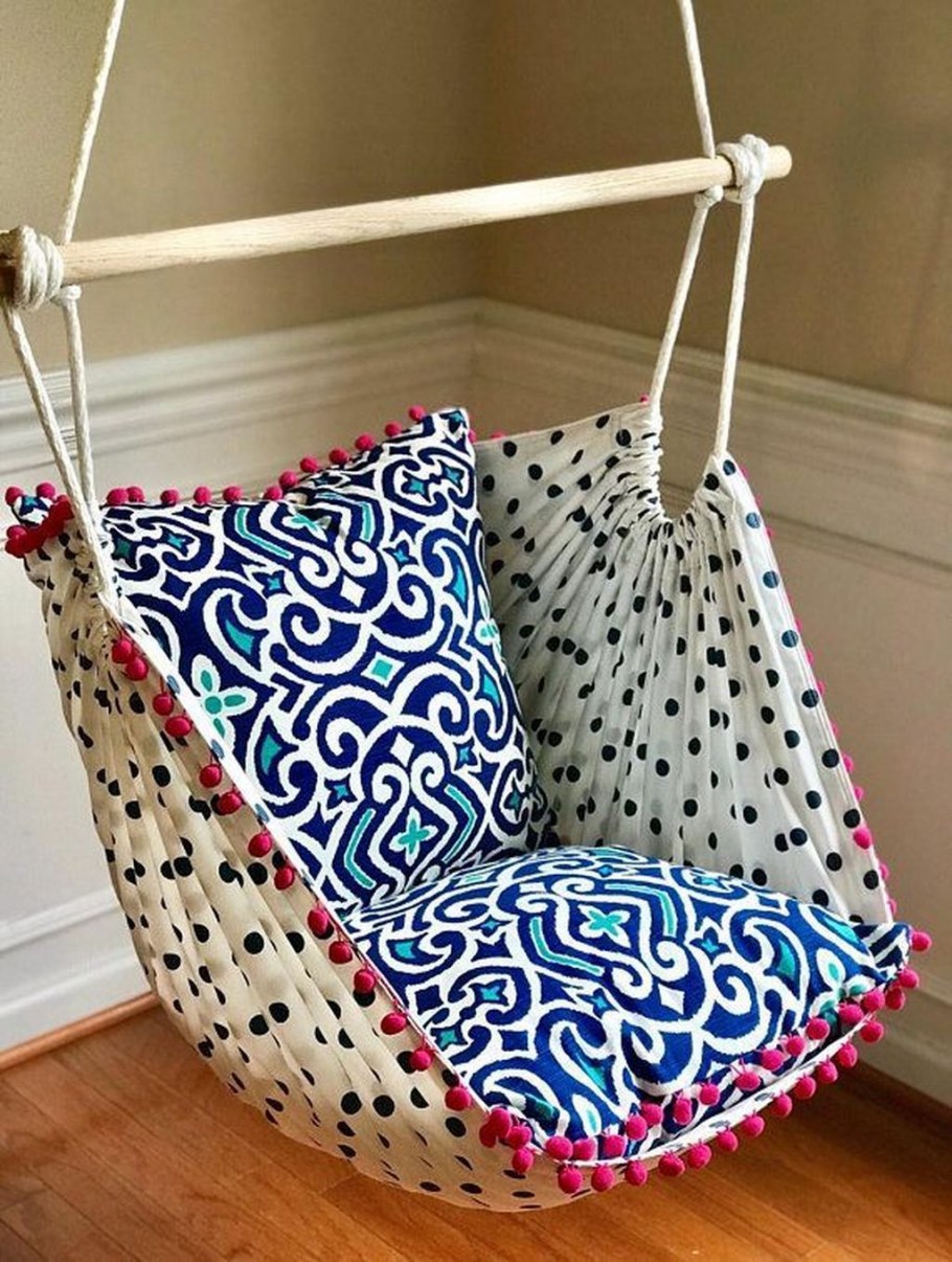 Подвесное кресло из ткани