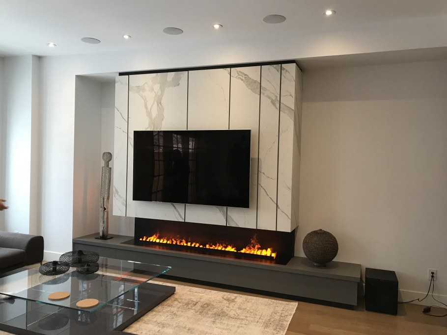 Биокамин под телевизором