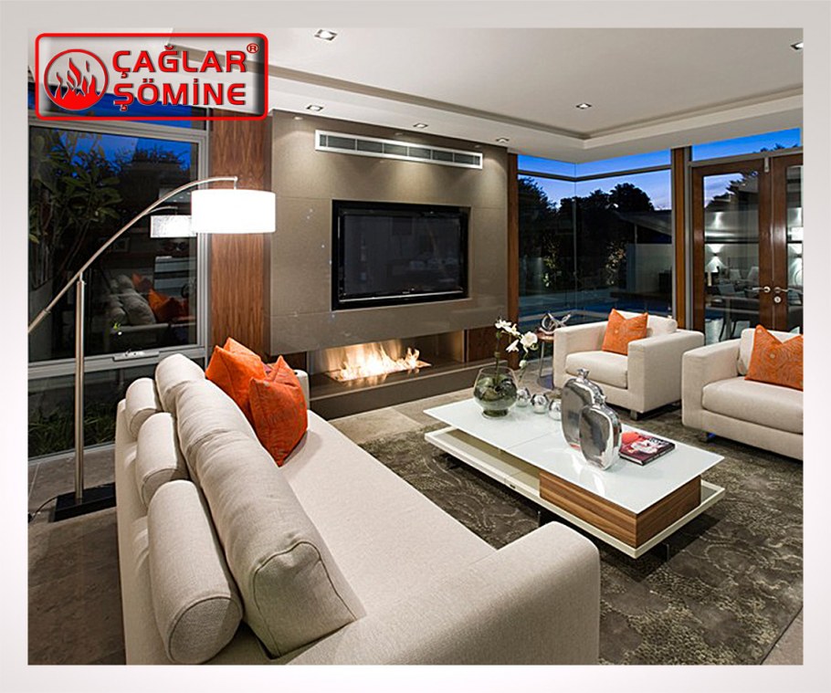 Телевизионная зона с камином