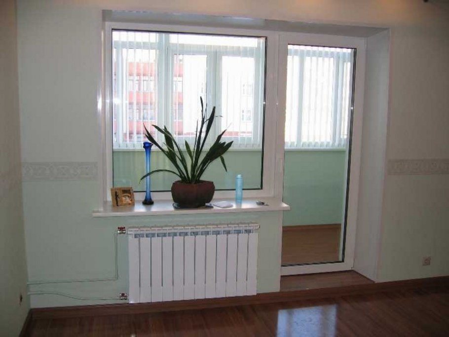 Нестандартные двери на балкон