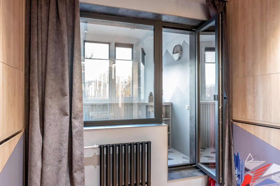 Балконный блок золотой дуб