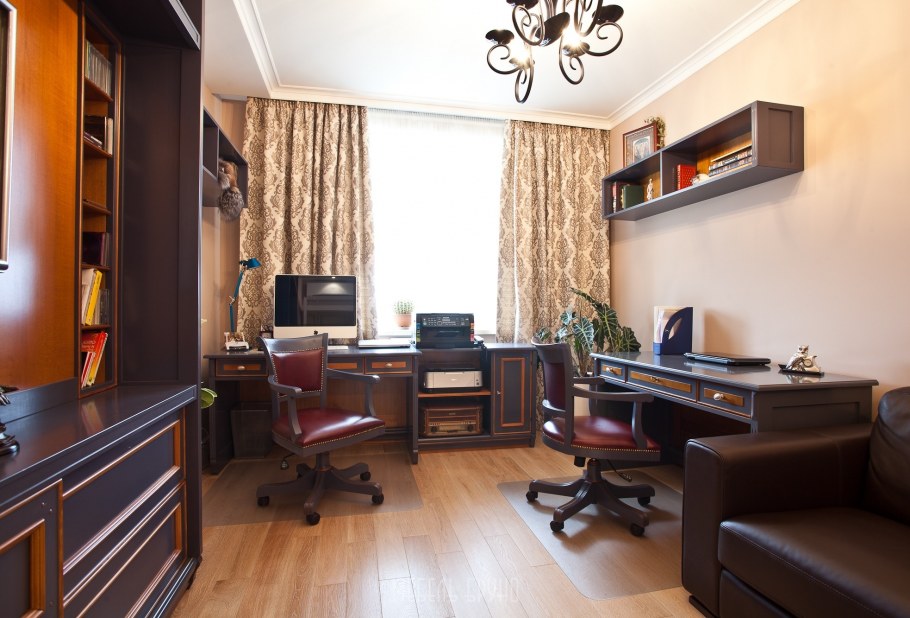 Мебель для маленького кабинета в доме