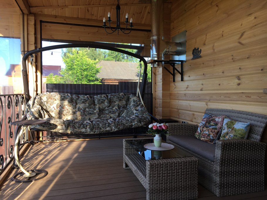 Уютная веранда на даче