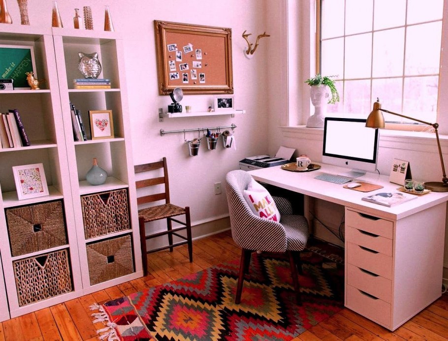 Письменный стол Micke икеа в интерьере