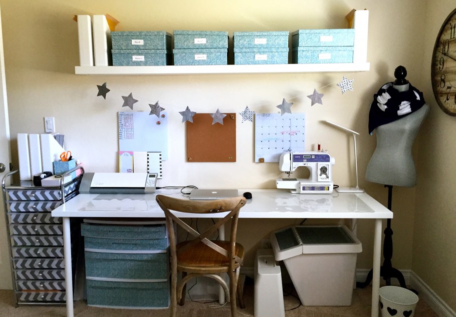 Икеа рабочая зона для школьника у окна