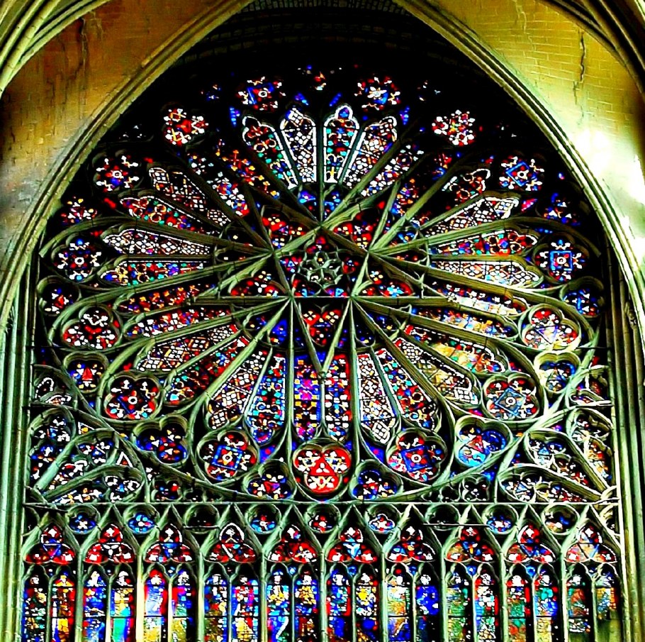 Готический витраж Амьенский собор