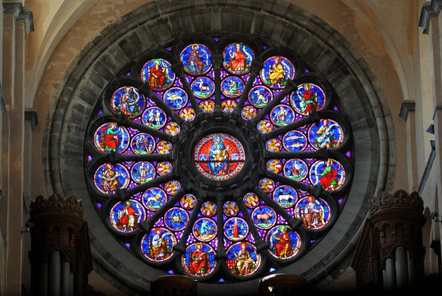 Окно роза в соборе Парижской Богоматери