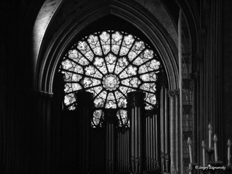 Готическая роза миланского собора