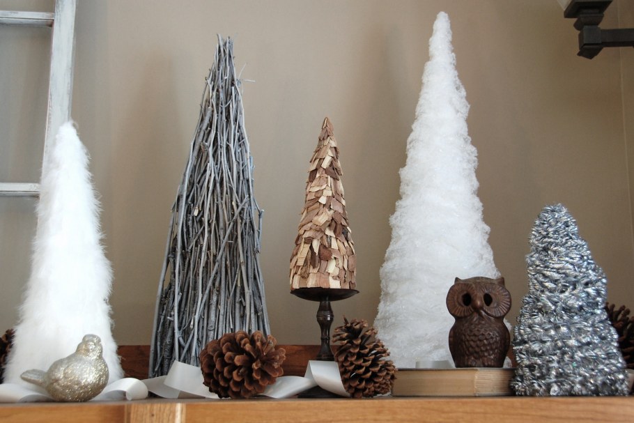 Елка из природных материалов