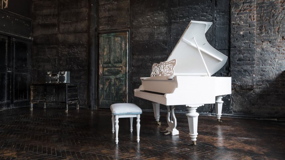 Зал с роялем