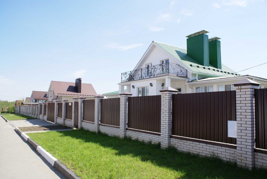 Стильный забор для частного дома