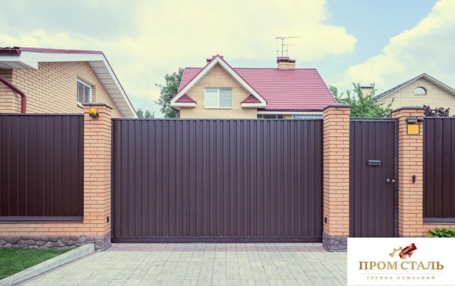 Необычный деревянный забор