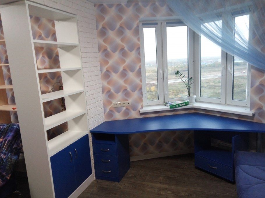 Обеденная зона в эркере