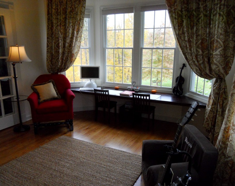 Детская комната с эркером