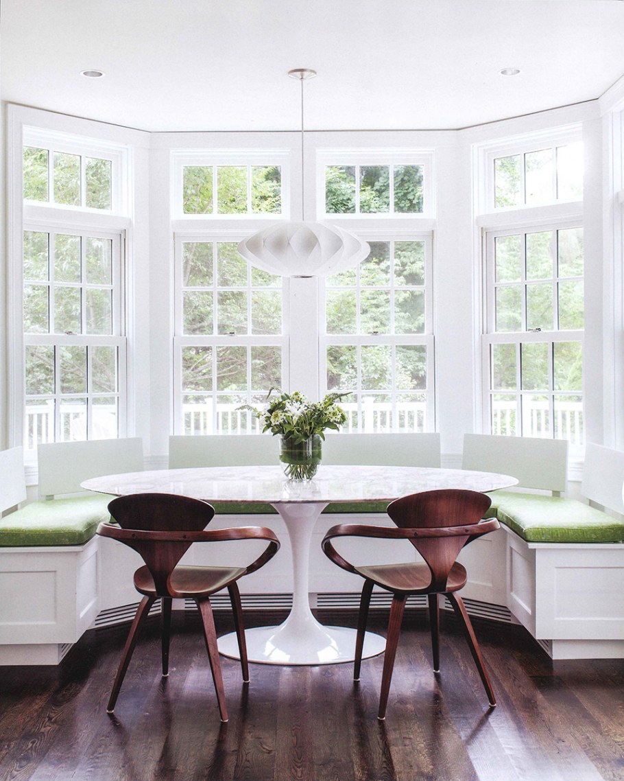 Подоконник стол в эркере