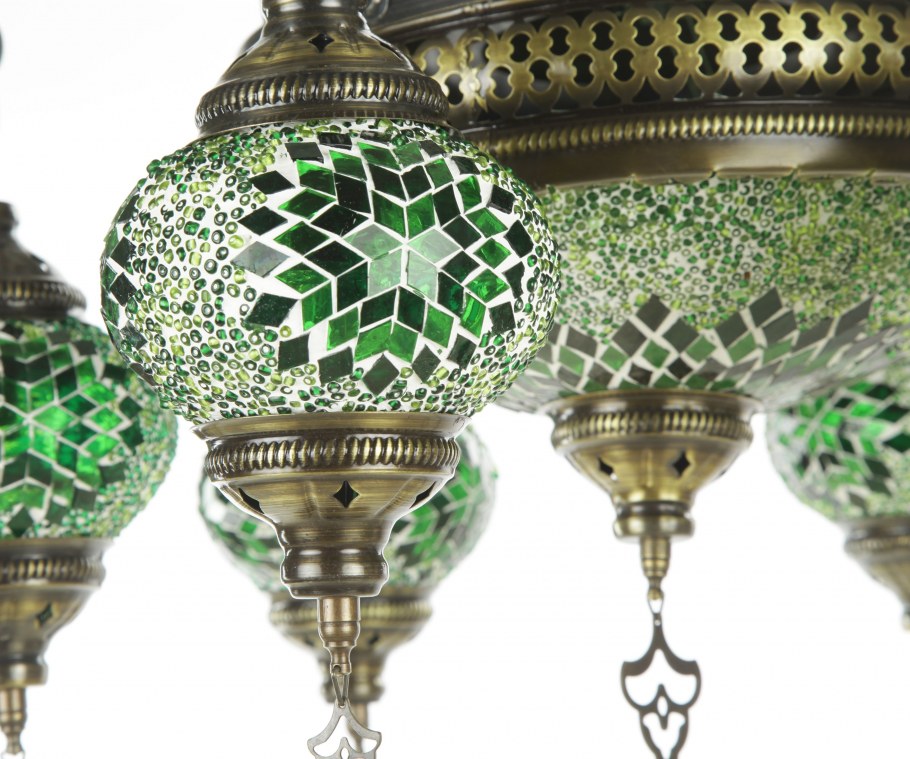 Люстра из разноцветного стекла