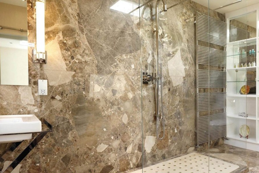 Натуральный камень в ванной
