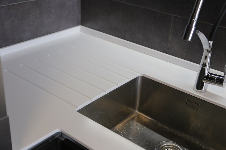 Алюминиевый плинтус Ligron для столешницы