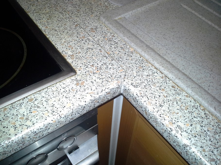 Свес столешница кварц 20 мм