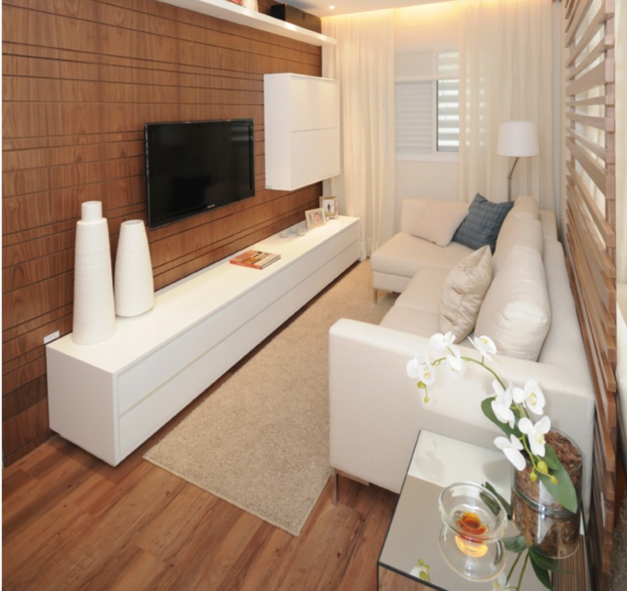 Интерьер гостиной с прихожей