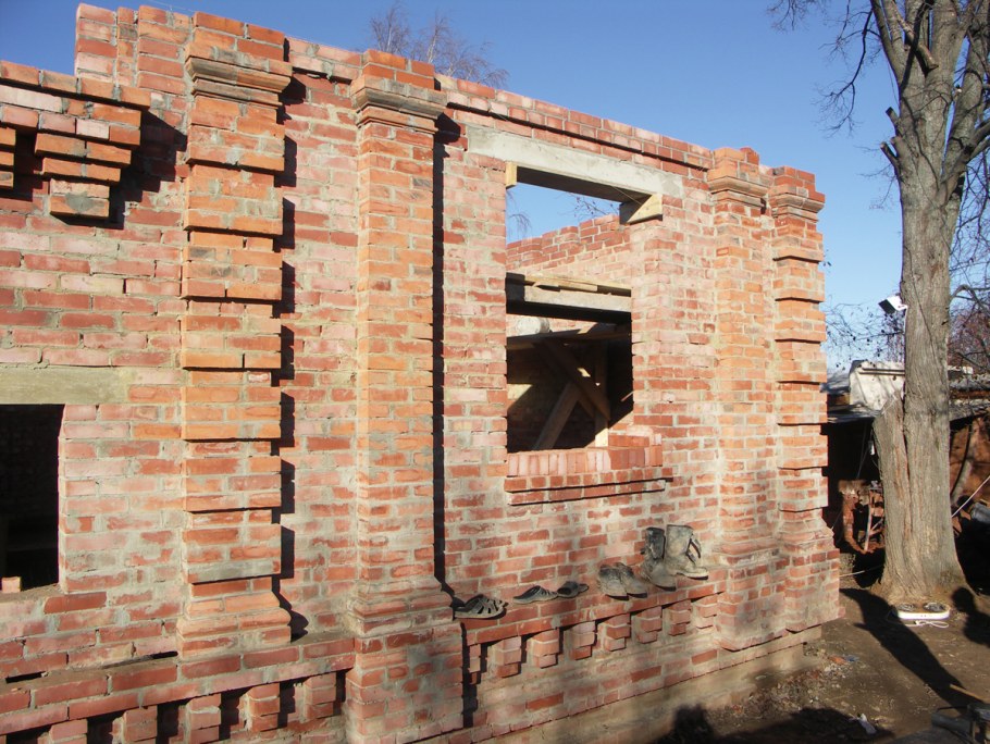 Руст в кирпичной кладке