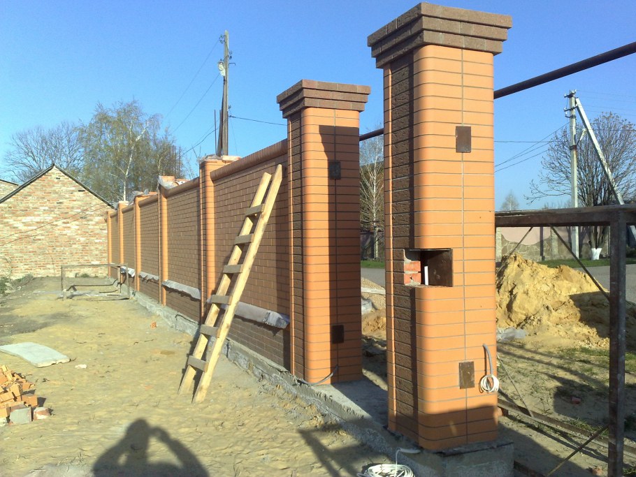 Колонна из кирпича 250х250