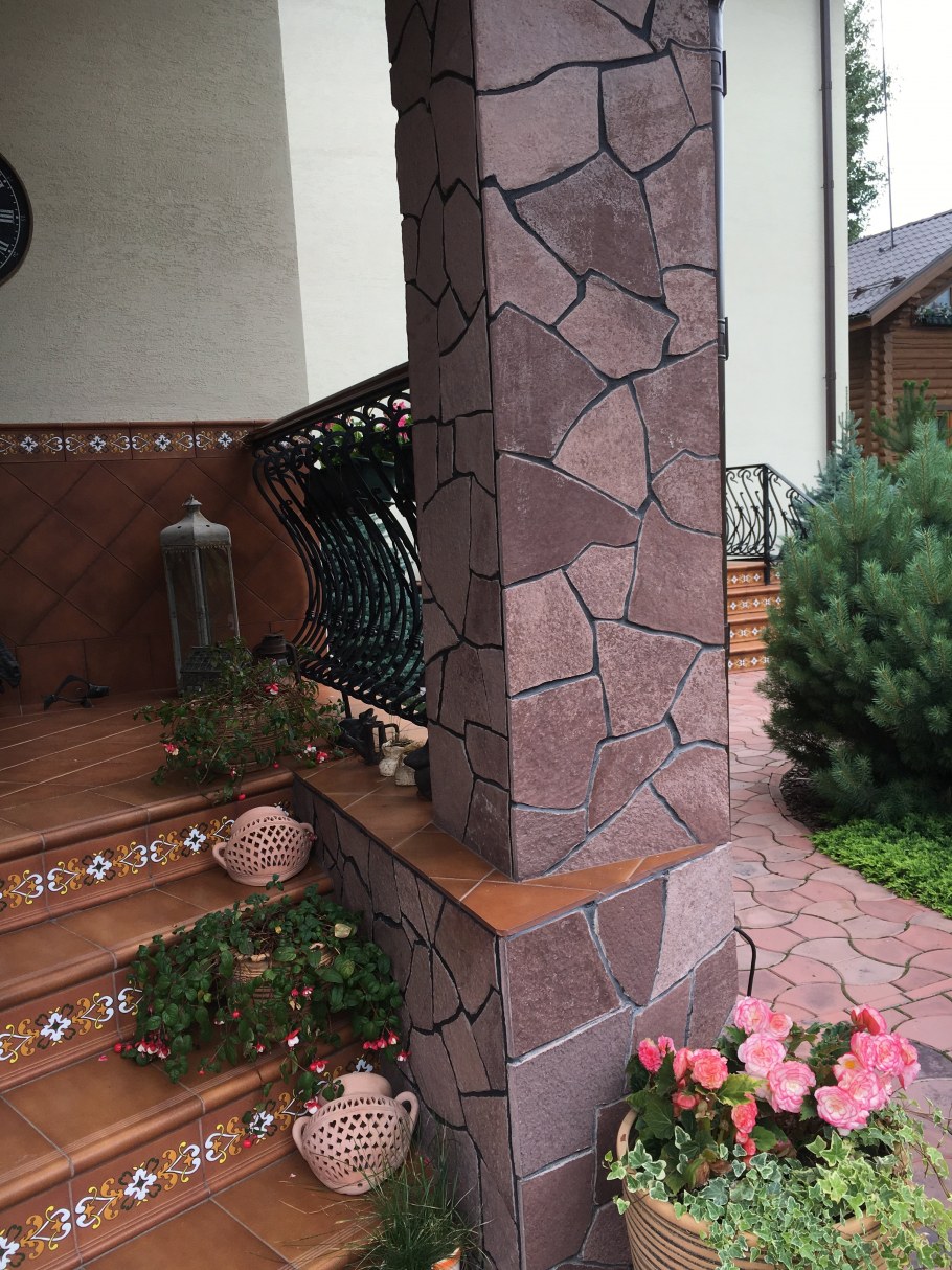 Облицовка колонн природным камнем