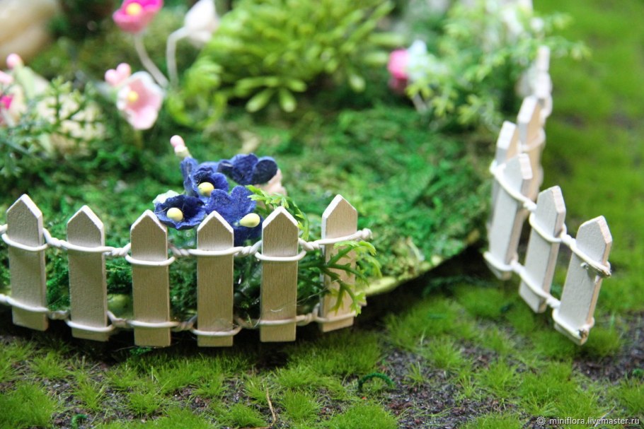 Деревянный заборчик для клумбы