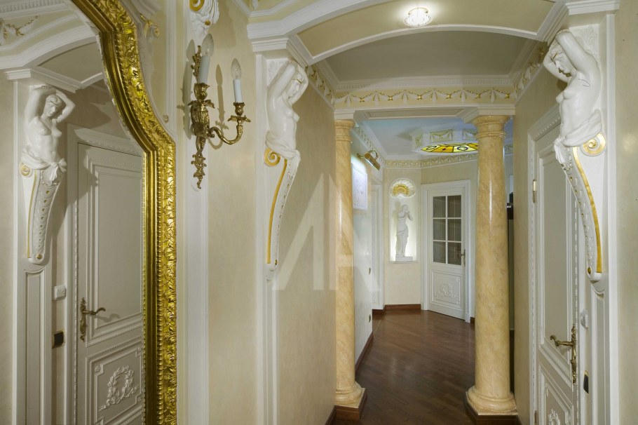 Гипсовые молдинги в интерьере