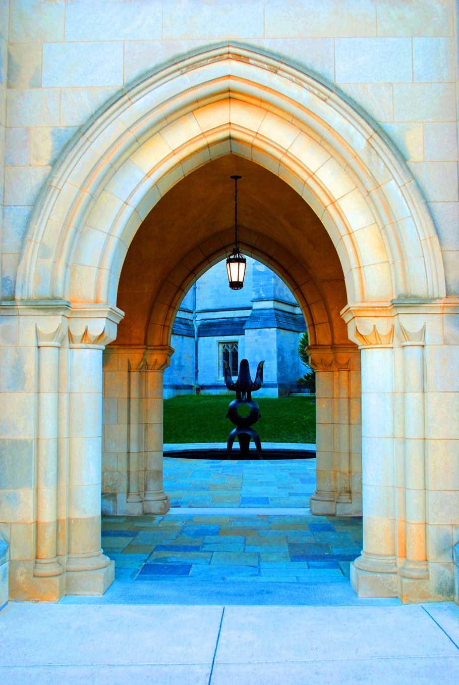 Стрельчатая арка ворота