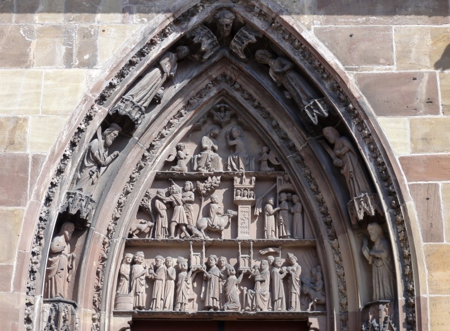 Готическая арка