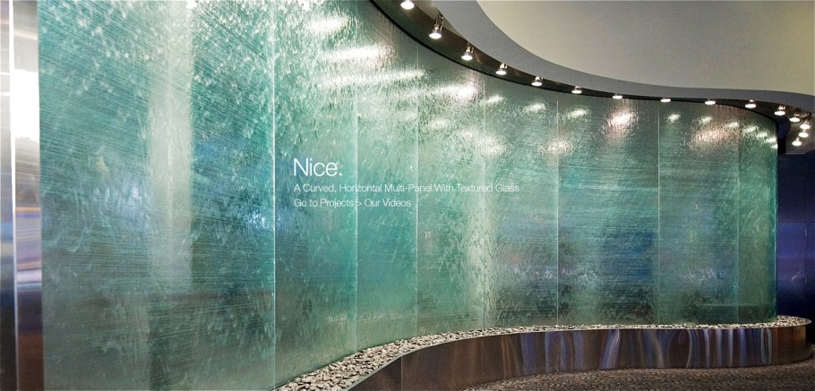 Искусственные водопады по стеклу