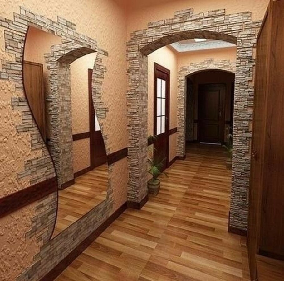Декоративный камень для внутренней отделки в прихожей