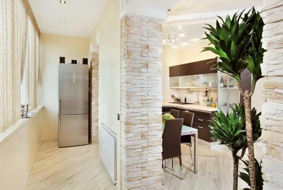 Маленькая кухня в коричневых тонах