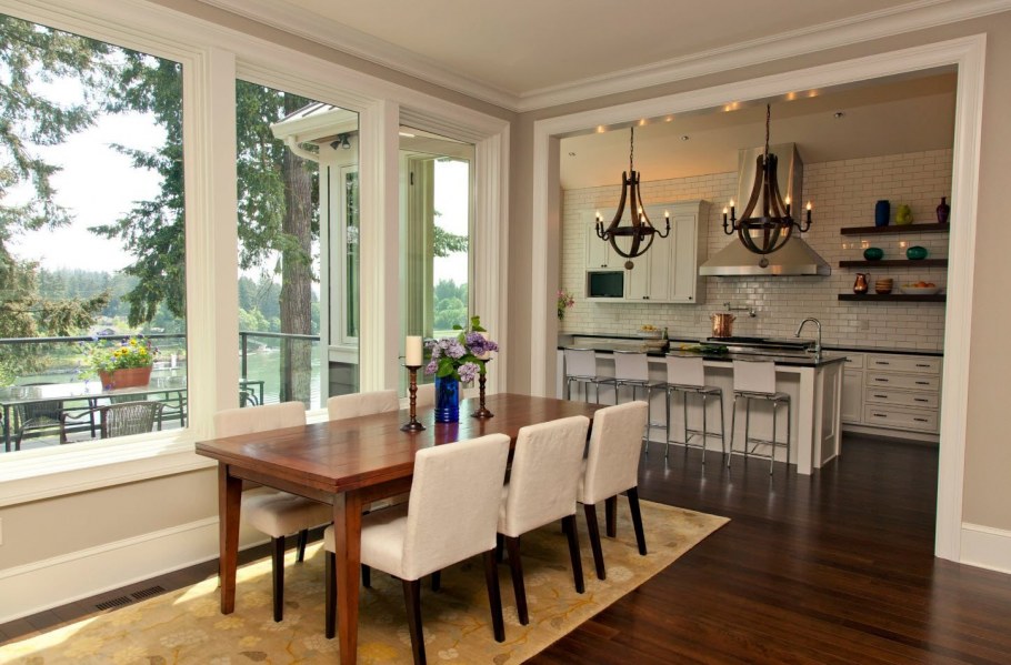 Кухня гостиная с большим окном