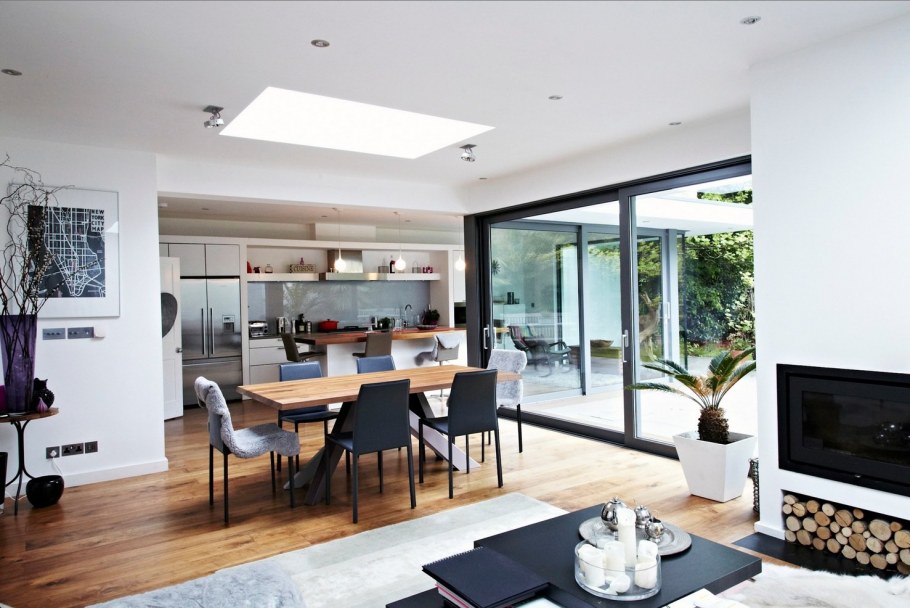 Кухни гостиные с панорамными окнами