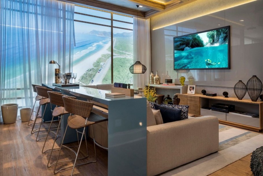 Кухня с понорамнымокном