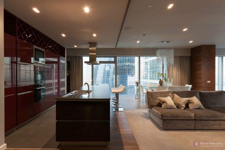 Гостиная в доме с панорамными окнами